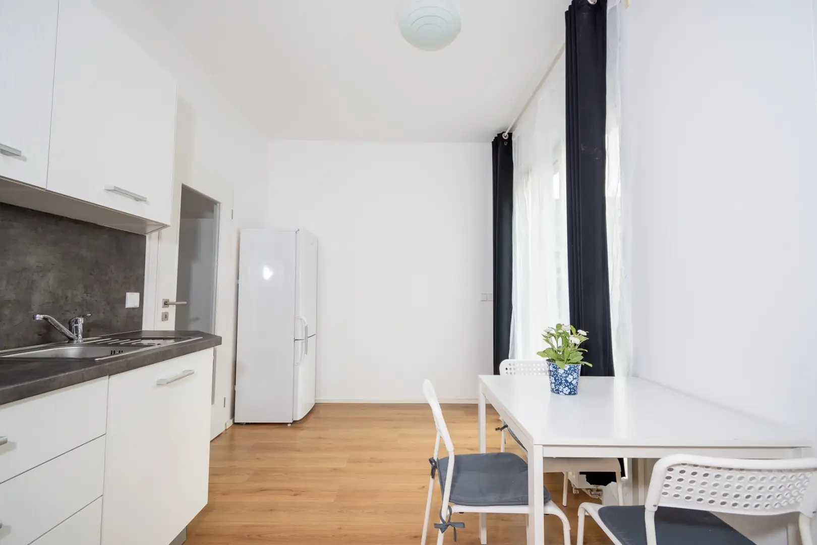 Pronájem bytu 1+kk, ulice Silurská 1225/2, Praha - Hlubočepy