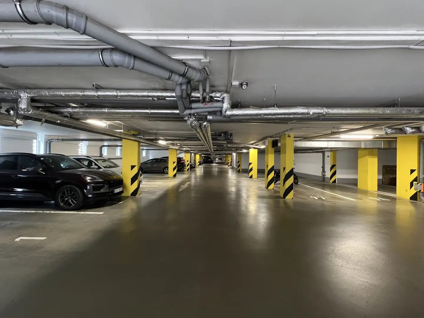 Pronájem garáže, 15 m² - Praha - Prosek