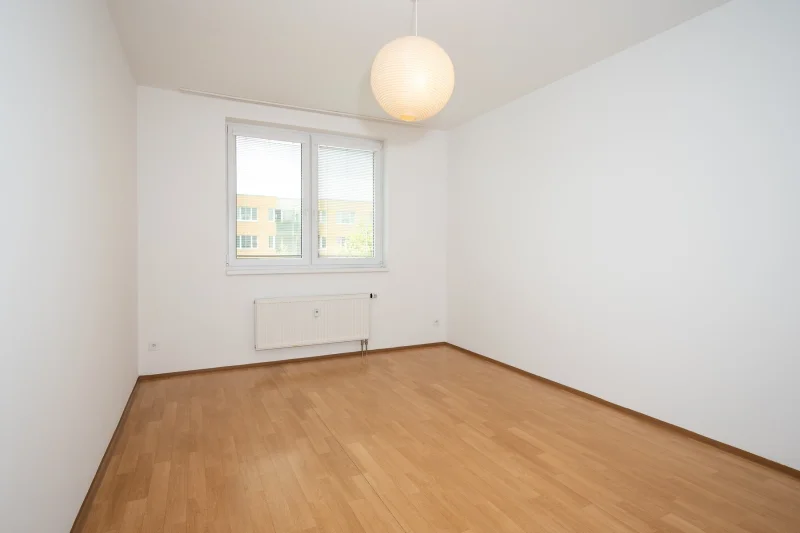 Pronájem bytu 2+kk s balkónem, ulice Hnězdenská 767/4a, Praha - Troja