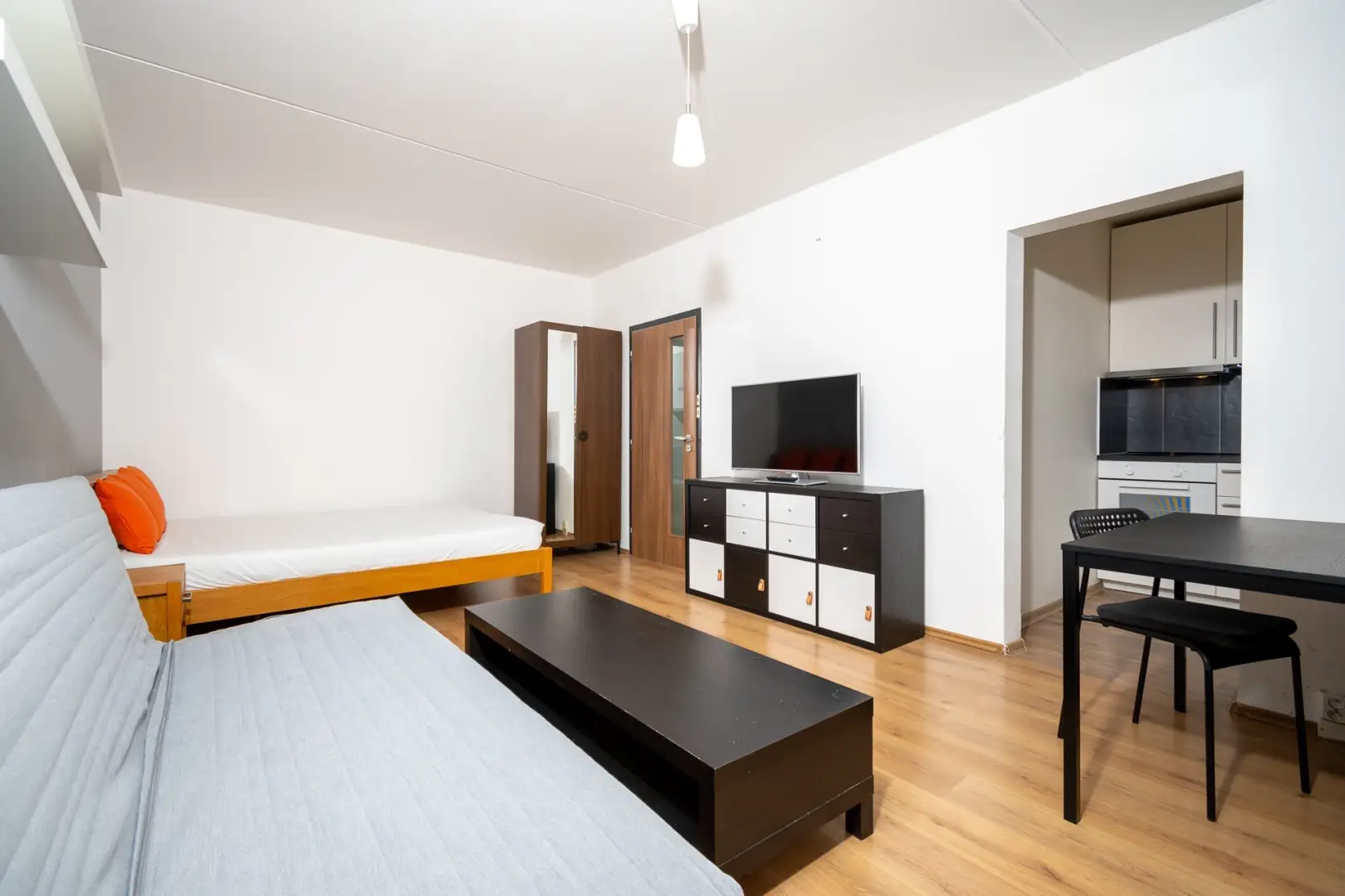 Pronájem bytu 1+kk o velikosti 33 m² v lokalitě Praha - Modřany
