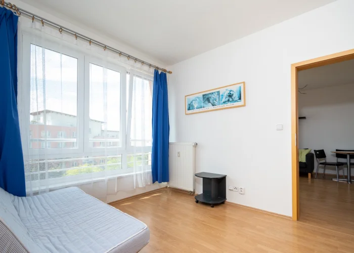 Pronájem bytu 2+kk/G o velikosti 40m² - Praha - Suchdol