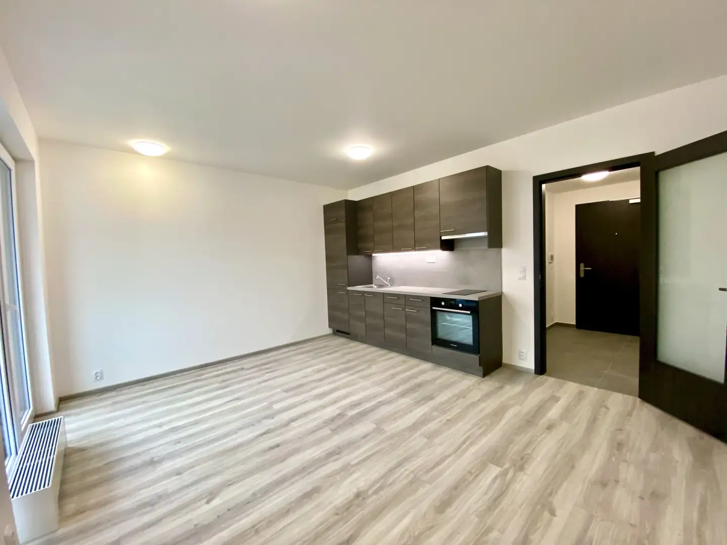 Pronájem nového bytu 1+kk/B, 33m2, nezařízený, Praha 7 - Holešovice