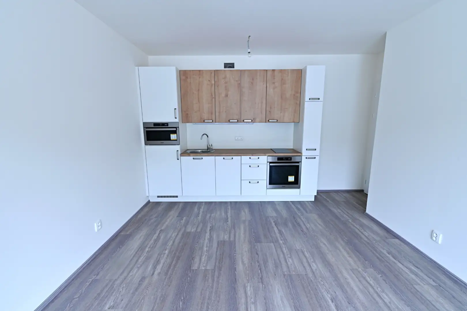 Pronájem bytu 3+kk/L/G o výměře 53m² v lokalitě Praha - Košíře