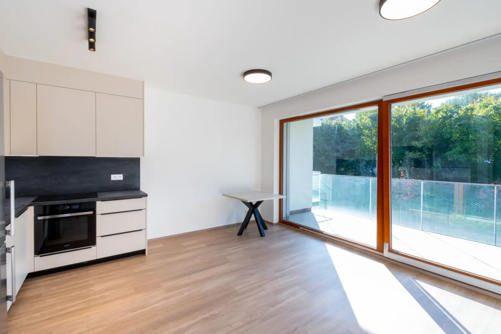 Pronájem bytu 1+kk, 33 m² - Praha