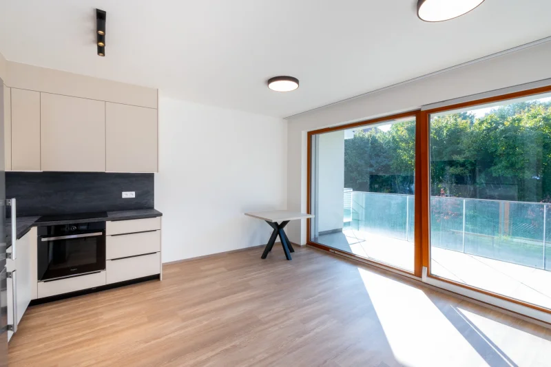 Pronájem bytu 1+kk, 33 m² - Praha