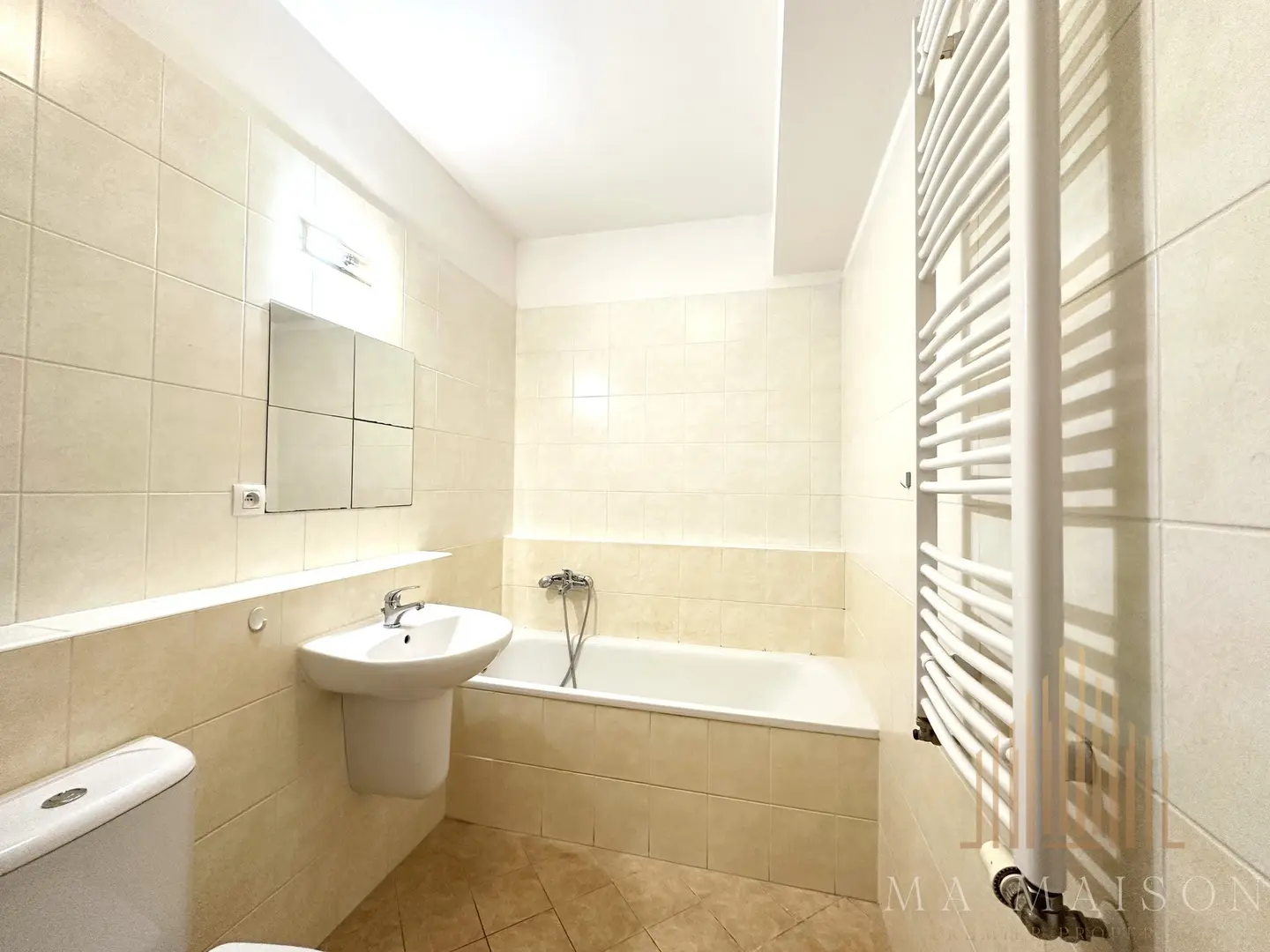 Pronájem bytu 1+kk s prostornou lodžií, ulice Poděbradská 777/9, Praha - Vysočany