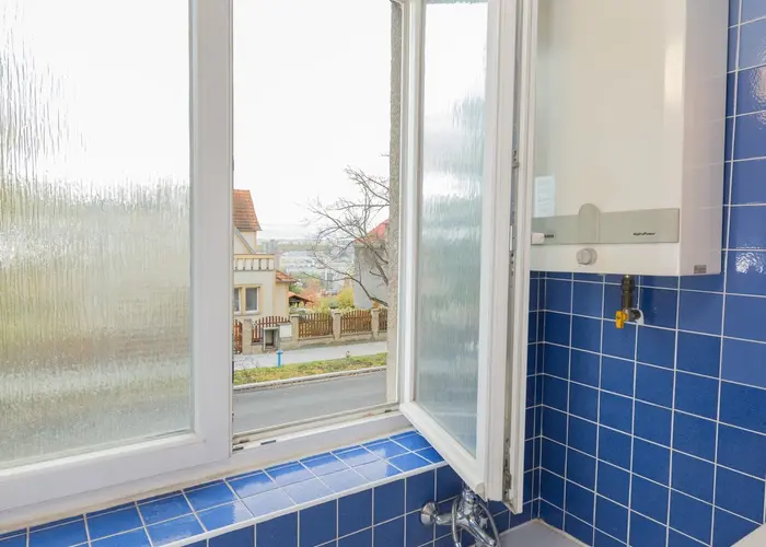 Pronájem bytu 1+1 50 m², Praha - Prosek