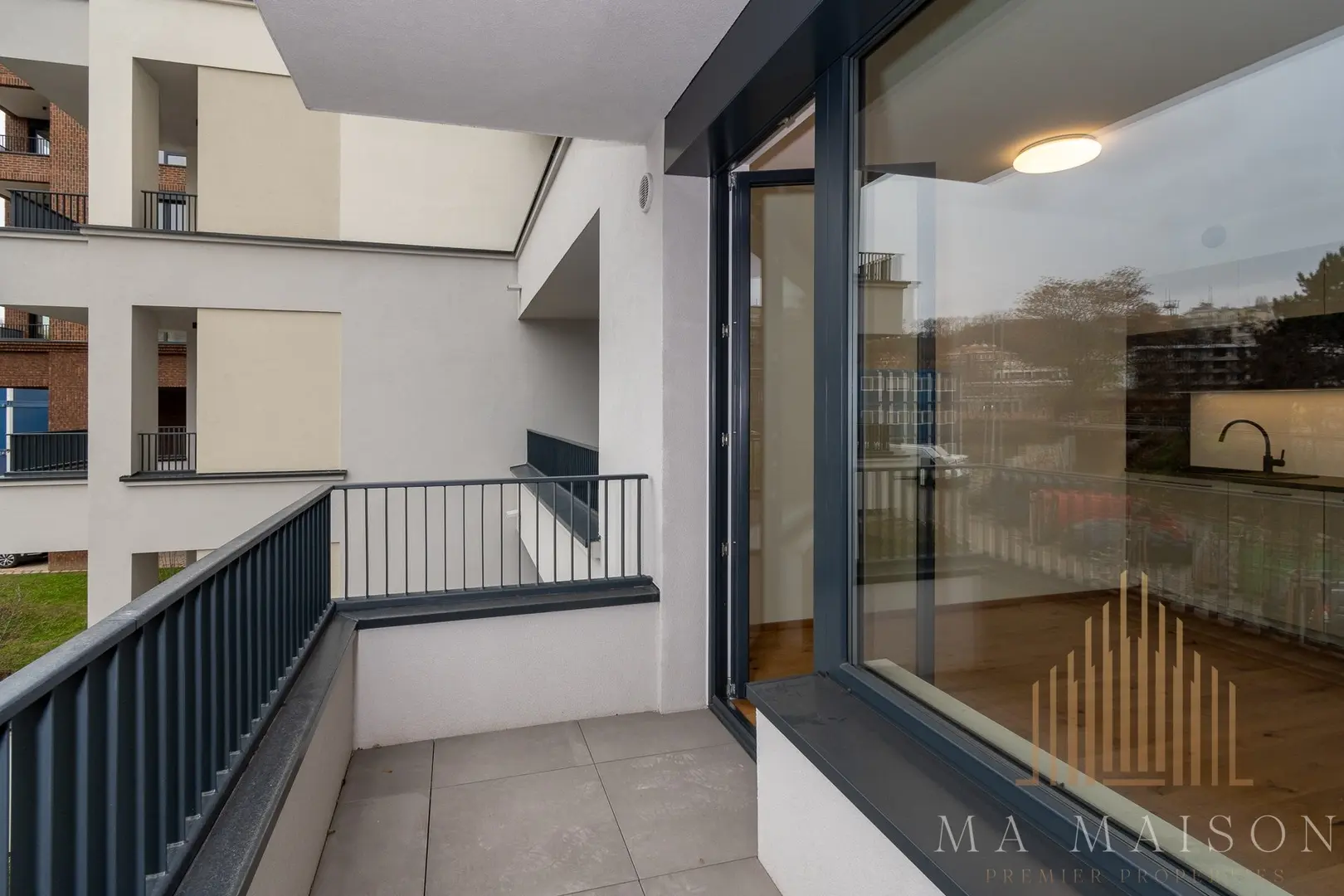 Pronájem bytu 2+kk/B, 40 m², nezařízený, Praha 4 - Nusle
