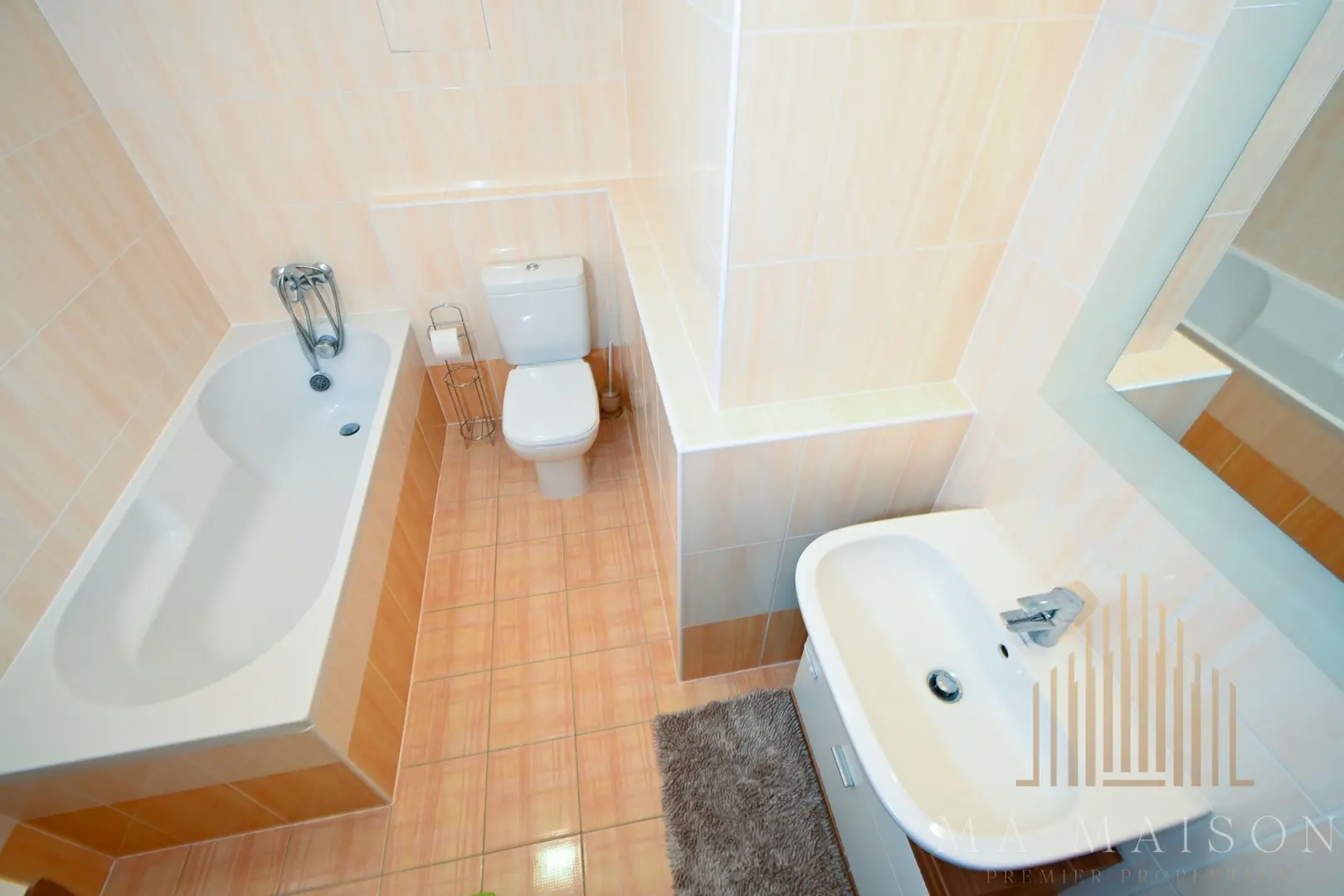 Pronájem slunného bytu 2+kk/G/B/S s výměrou  45m² - Praha - Uhříněves