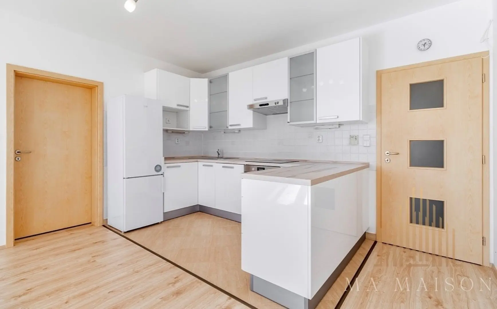 Pronájem světlého bytu 3+kk/G/L s výměrou 95 m², Praha 8