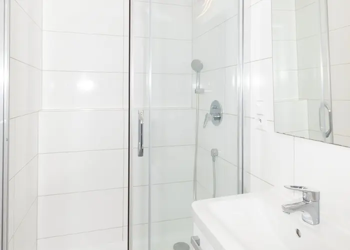 Pronájem slunného bytu 2+kk, 41 m², zařízený, Praha - Modřany