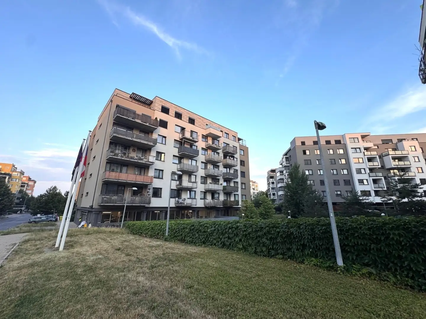 Pronájem bytu 2+kk/B, novostavba, nezařízený, Praha 9 - Střížkov