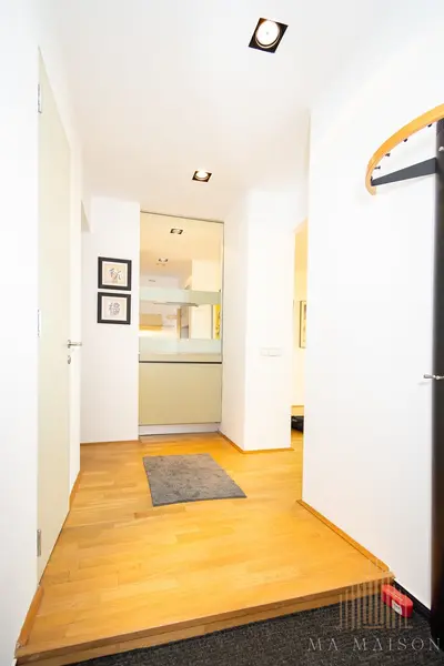 Pronájem mezonetového bytu 2+kk, 103m², Pod Vilami, Praha Nusle