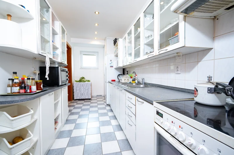 Pronájem bytu 3+1, 96 m² - Praha - Podolí
