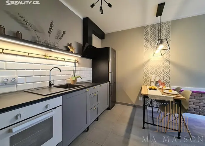 Pronájem bytu 2+kk 38 m², Praha - Žižkov