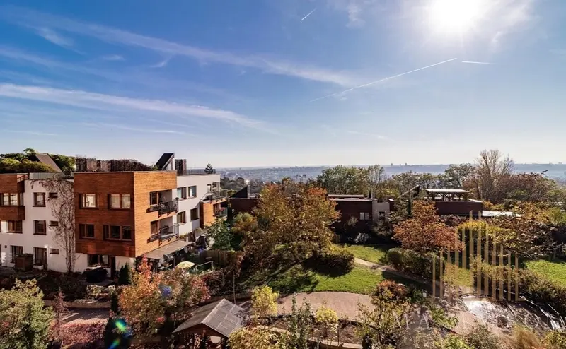 Pronájem světlého bytu 3+kk/G/L s výměrou 95 m², Praha 8