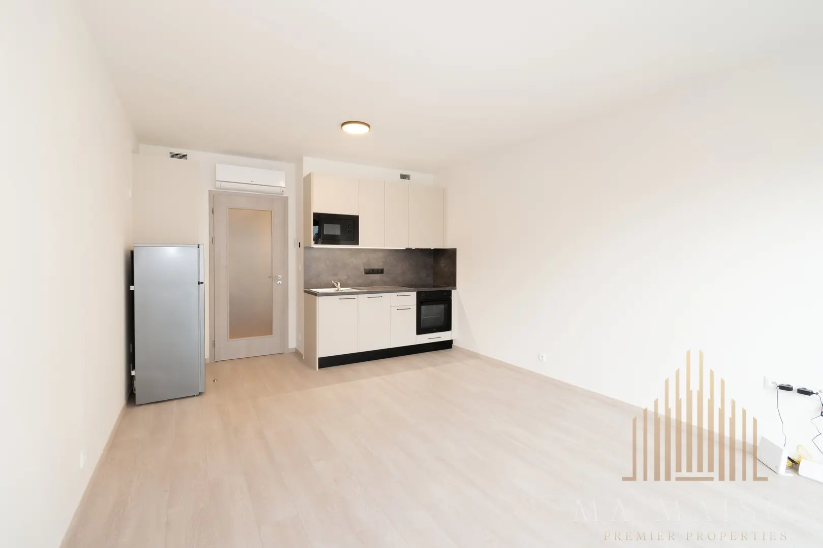 Pronájem bytu 1+kk 32 m², Praha - Hloubětín
