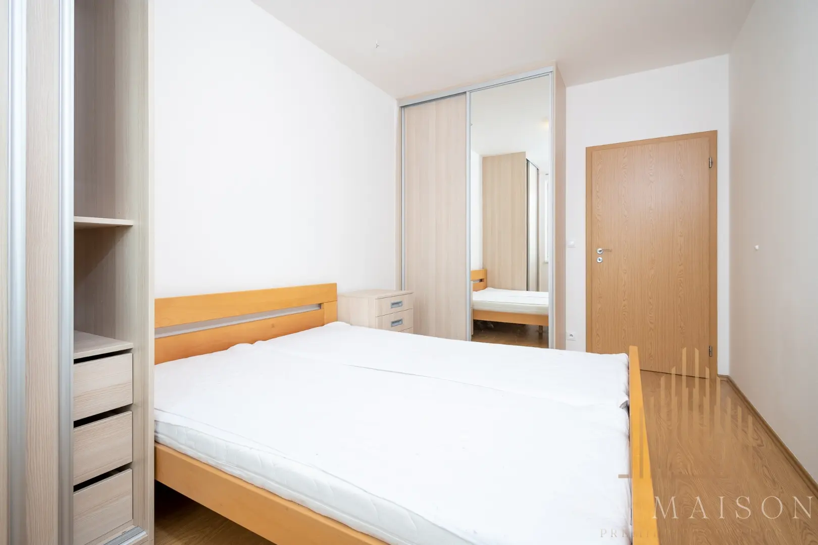 Pronájem slunného bytu 2+kk/G/B/S s výměrou  45m² - Praha - Uhříněves