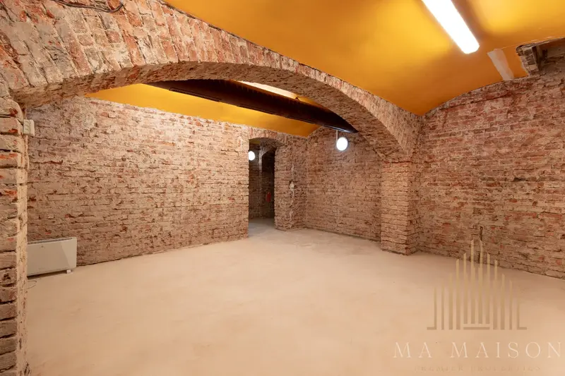 Komerční prostor k pronájmu, 105m2, Pařížská ulice, Praha 1