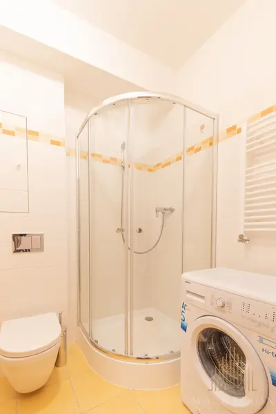 Prodej bytu 1+kk, 33 m² - Praha - Vysočany