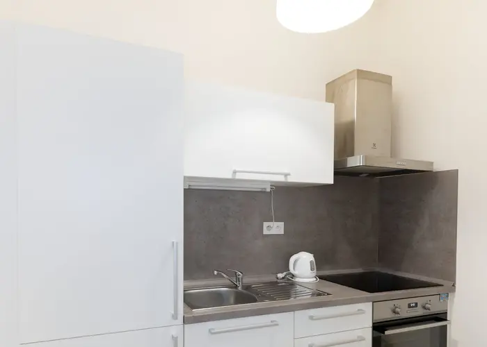Pronájem bytu 2+kk 50 m², Praha - Nusle