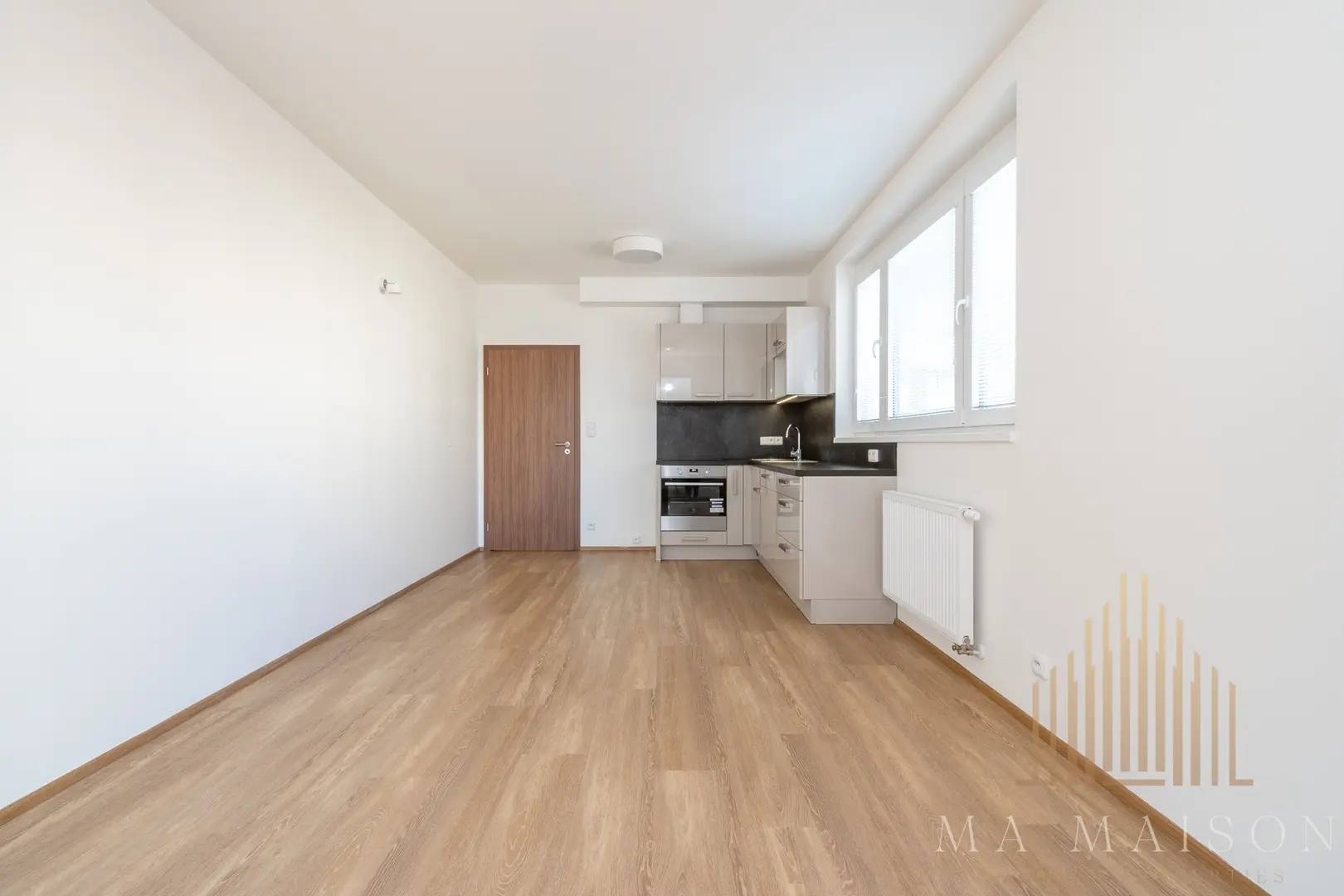 Pronájem bytu 2+kk/B/G, nezařízený, 55m², Praha 9 - Střížkov