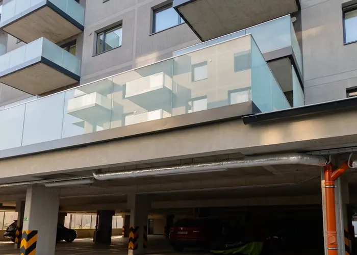 Pronájem garážového stání, 15 m² - Praha - Prosek