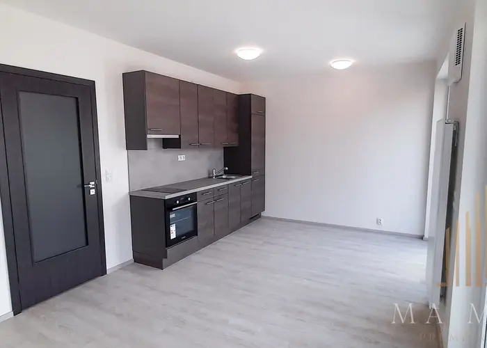 Pronájem bytu 1+kk/B, 33 m2, zařízený/nezařízený, Praha 7 - Holešovice