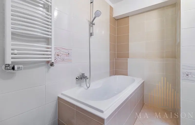 Pronájem světlého bytu 3+kk/G/L s výměrou 95 m², Praha 8