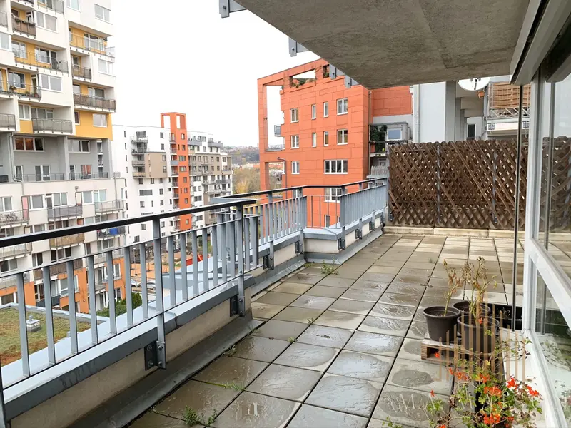Pronájem Bytu 2+kk, 56m², terasa 81 m2, Nová Harfa
