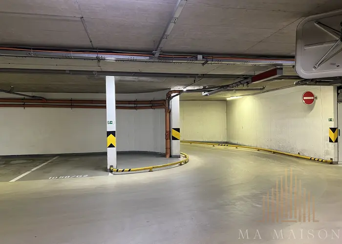 Pronájem garáže, ulice Pod Harfou, Praha - Vysočany