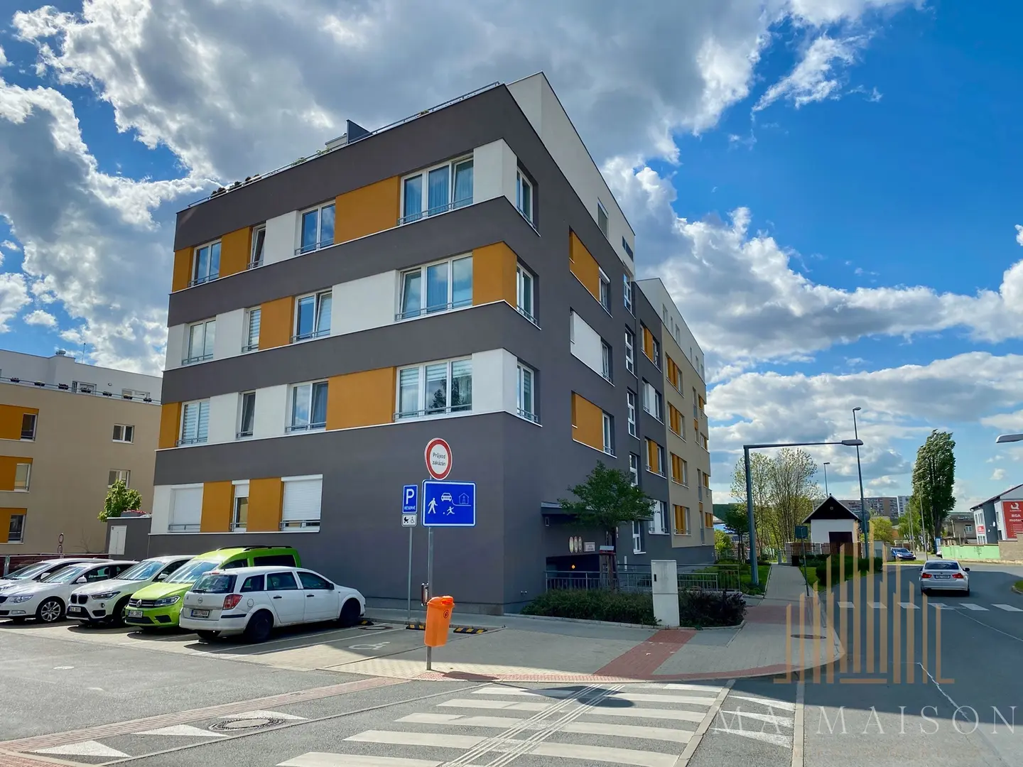 Pronájem bytu 1+kk/ 35m2,  ulice Františka Diviše, Praha Uhříněves