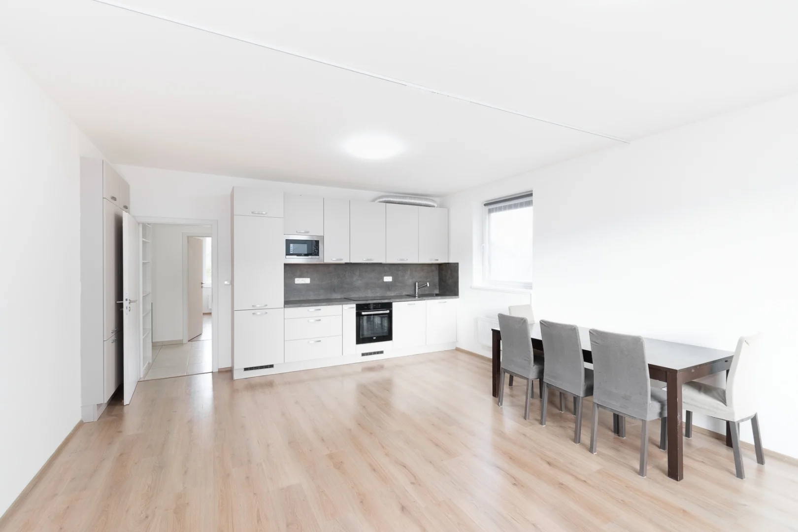 Pronájem bytU 3+kk, 81 m² - Praha - Černý Most
