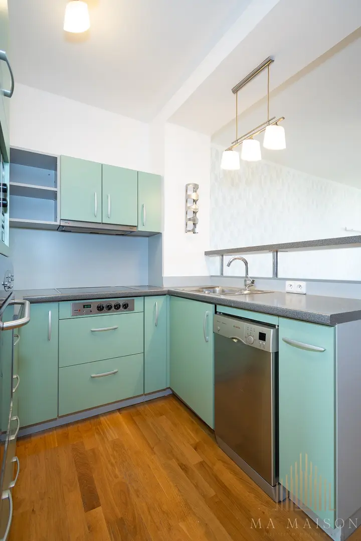 Pronájem bytu 3+kk/B, po rekonstrukci, zařízený, Praha - Letňany