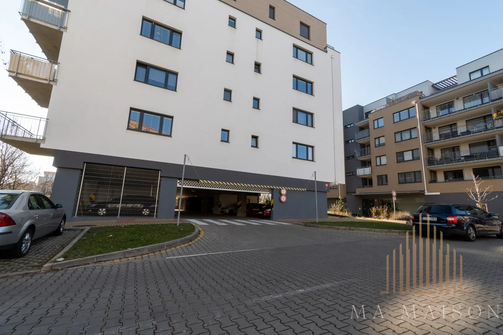 Pronájem bytu 2+kk/B/G, nezařízený, 55m², Praha 9 - Střížkov