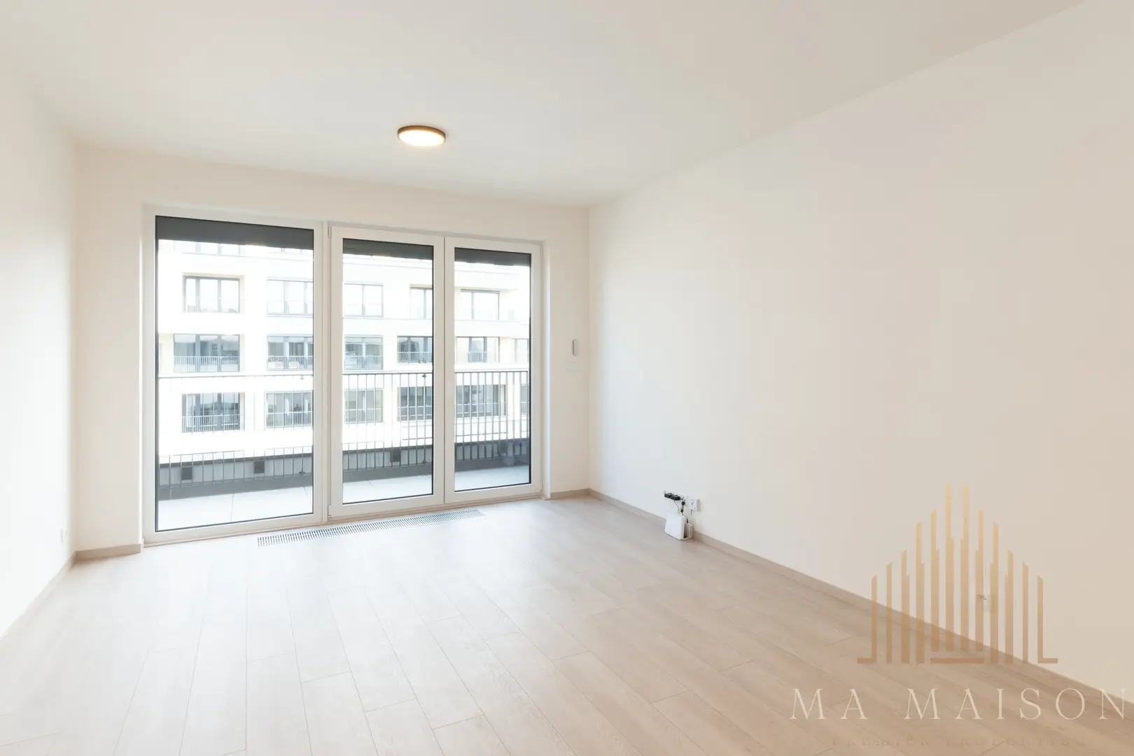 Pronájem bytu 1+kk 32 m², Praha - Hloubětín