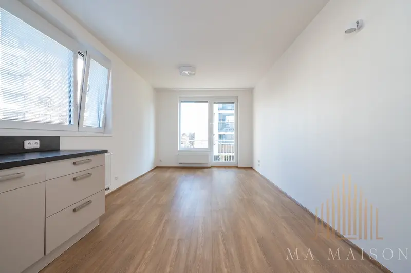Pronájem bytu 2+kk/B/G, nezařízený, 55m², Praha 9 - Střížkov