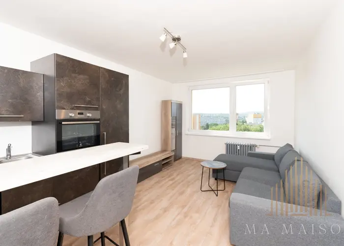 Pronájem slunného bytu 2+kk, 41 m², zařízený, Praha - Modřany