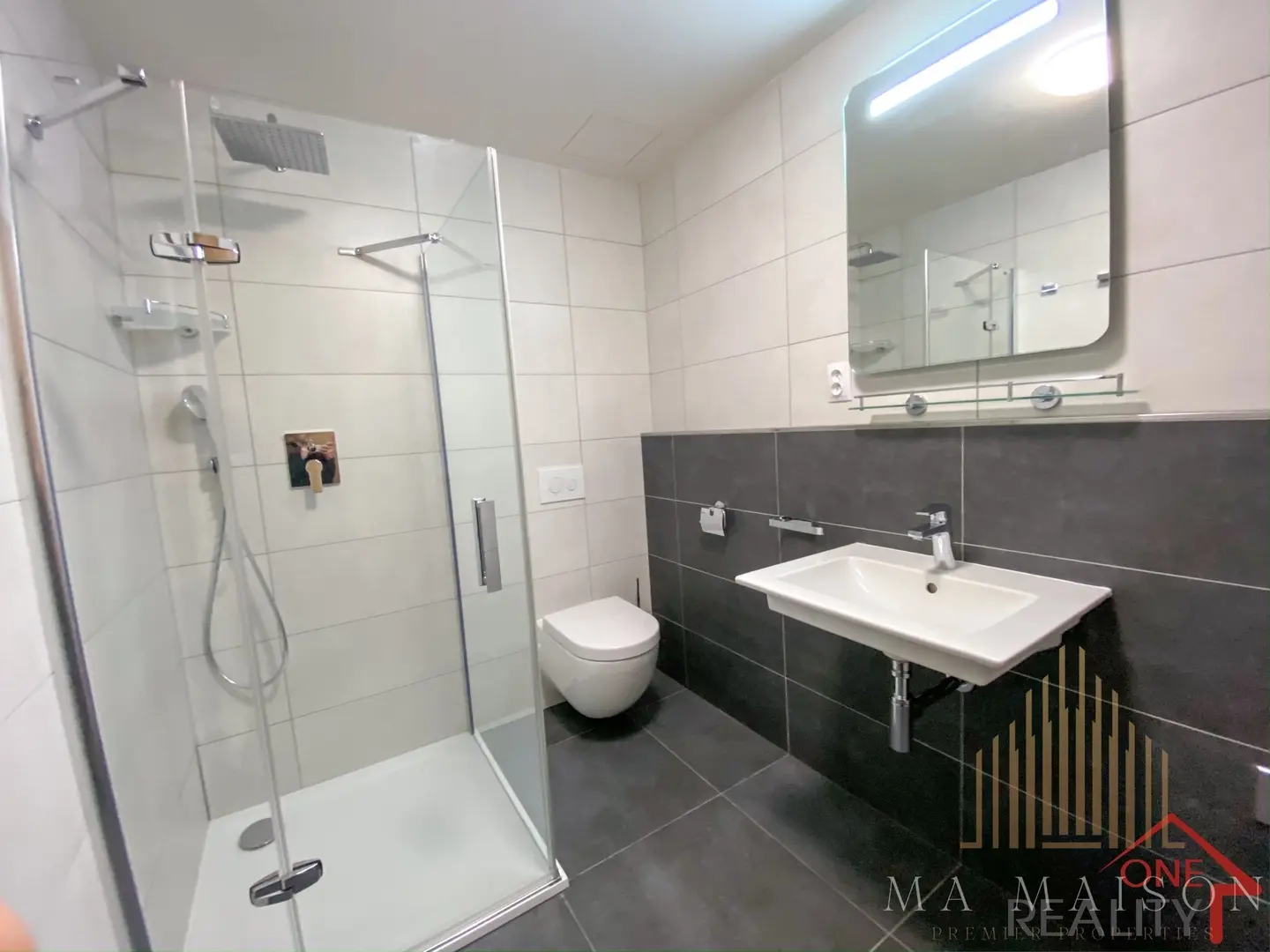 Pronájem bytu 1+kk, 33m2 s balkonem Praha Holešovice
