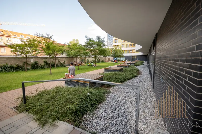 Pronájem bytu 2+kk/B/P, zařízený,  61 m² - Praha - Libeň