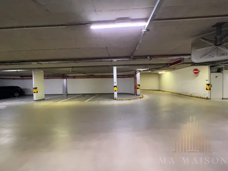 Pronájem podzemního garážového stání