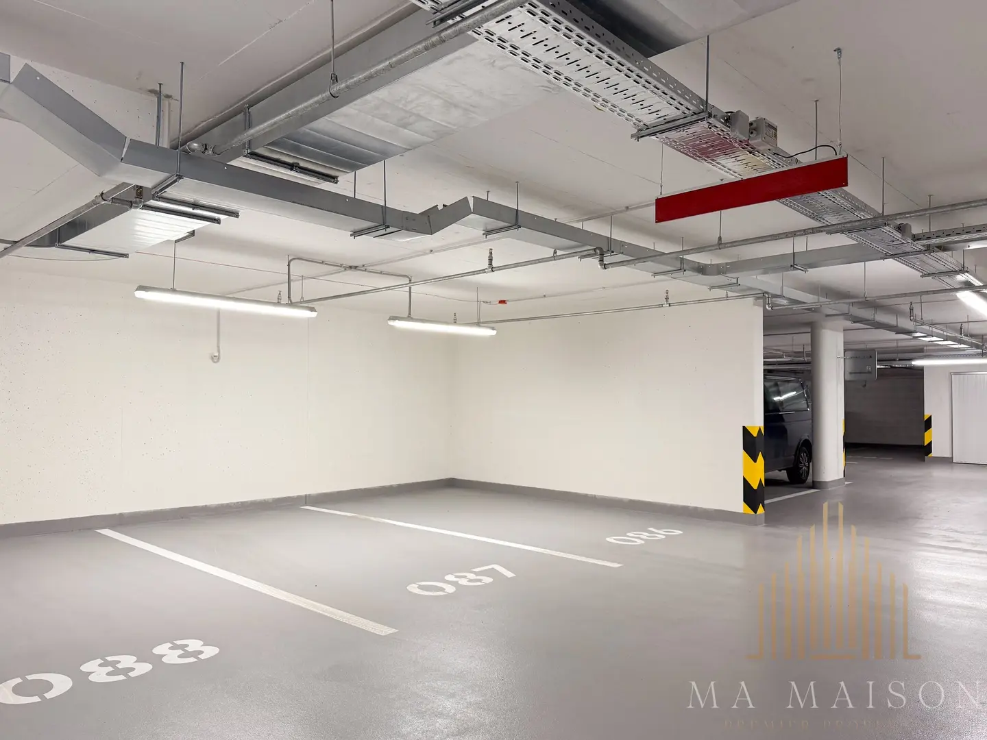 Pronájem garážového stání 13 m², Praha - Hloubětín