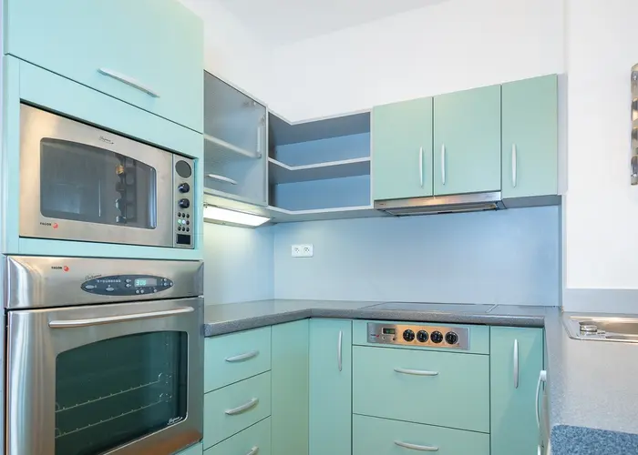 Pronájem bytu 3+kk/B, po rekonstrukci, zařízený, Praha - Letňany