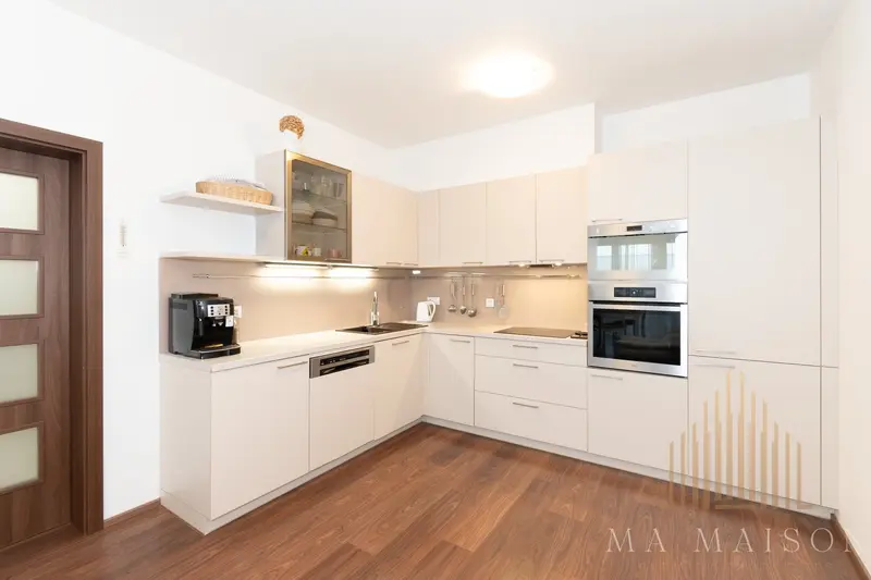 Pronájem bytu 3+kk 79 m², Praha - Záběhlice