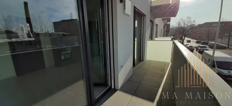 Pronájem bytu 1+kk/B, 33 m2, nezařízený, Praha 7 - Holešovice