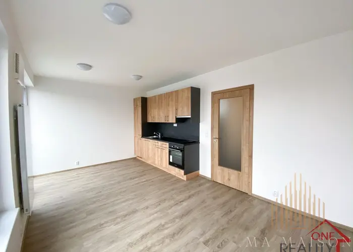 Pronájem bytu 1+kk, 33m2 s balkonem Praha Holešovice