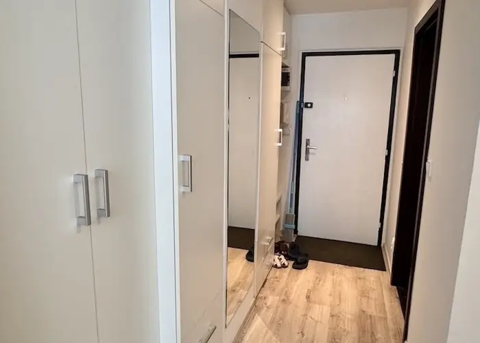 Pronájem bytu 2+kk, 42 m2, panel, částečně zařízený, Praha 4 - Chodov