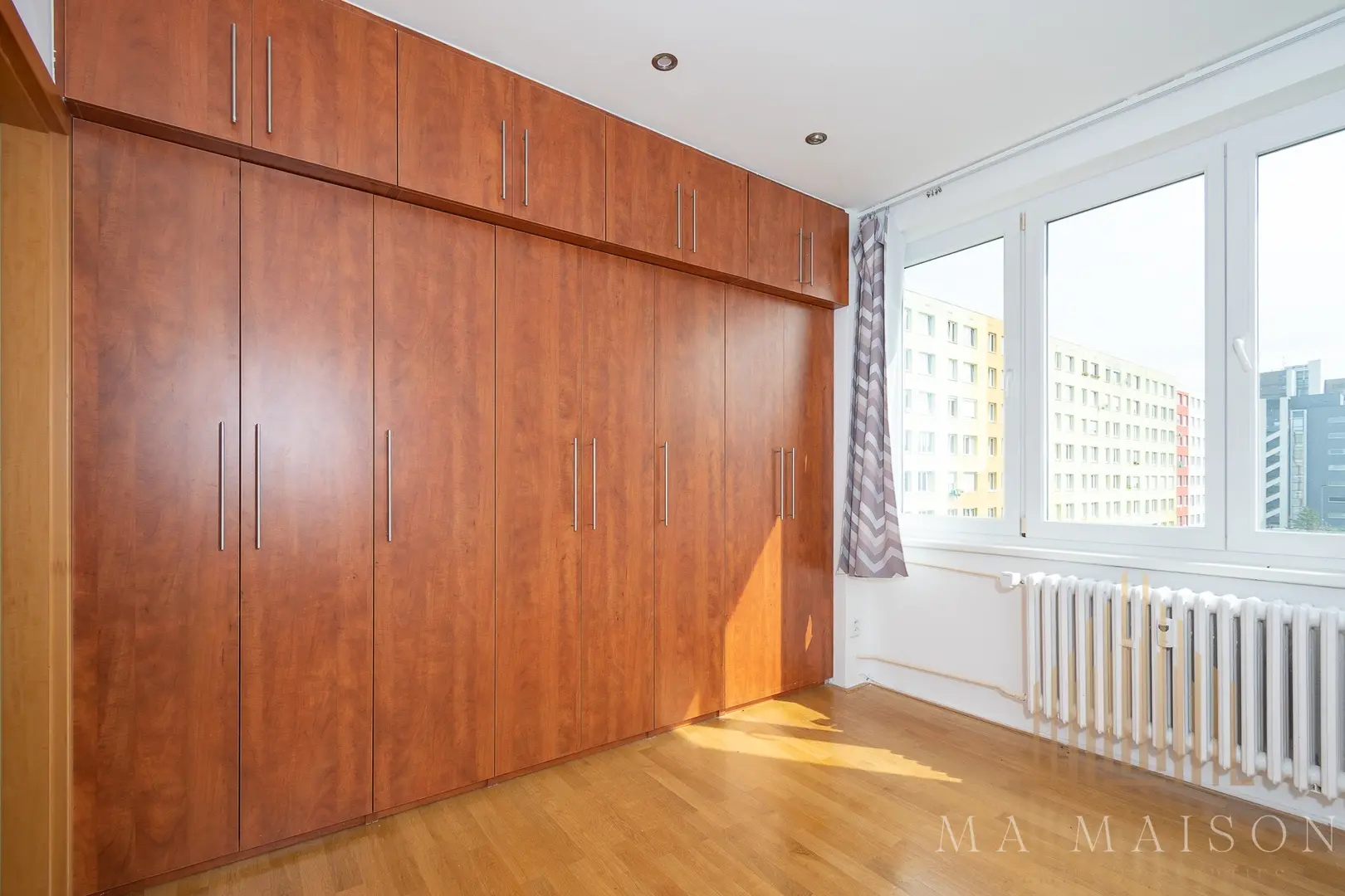 Pronájem bytu 3+kk/B, po rekonstrukci, zařízený, Praha - Letňany