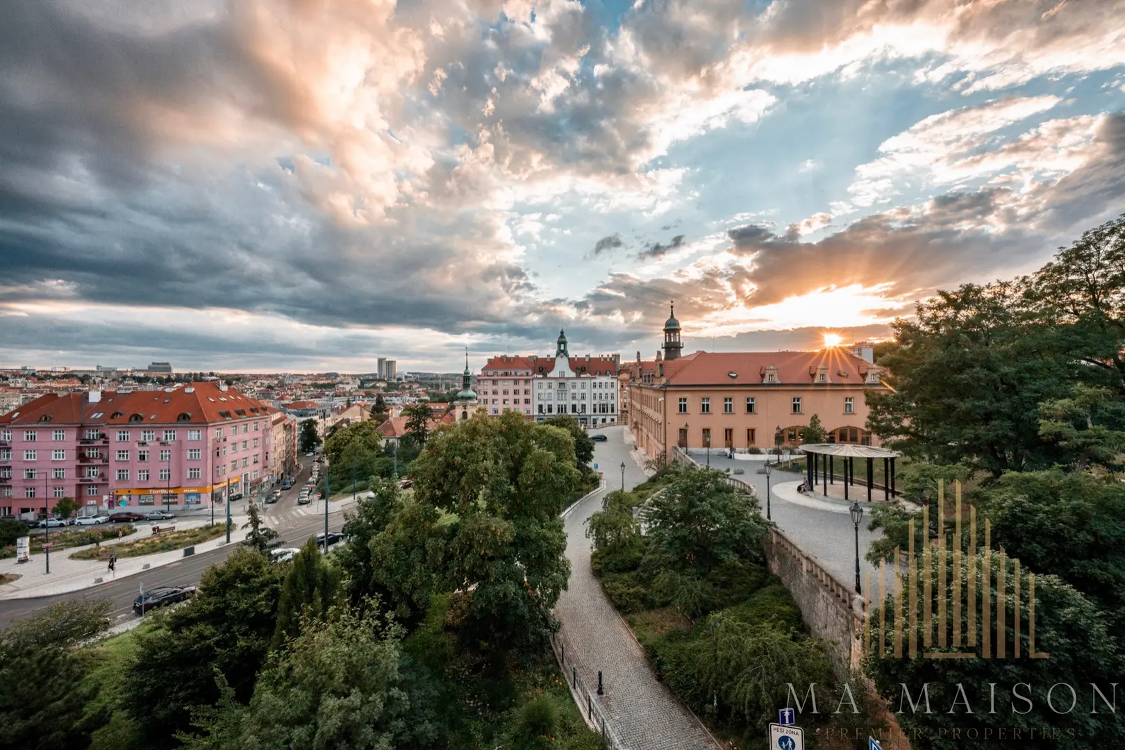 Pronájem bytu 3+kk, 84m², ulice Holandská, Praha - Vršovice