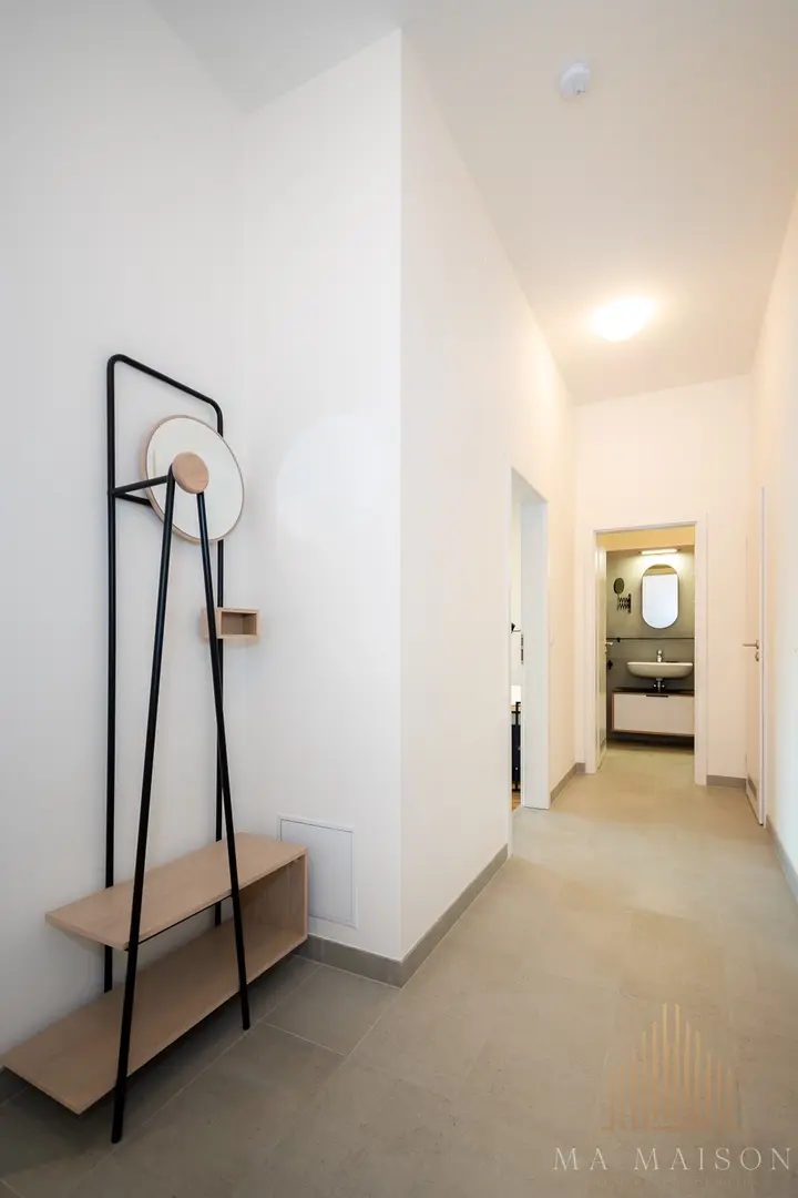 Pronájem bytu 2+kk o výměře 64.4 m² s balkónem, Praha - Karlín